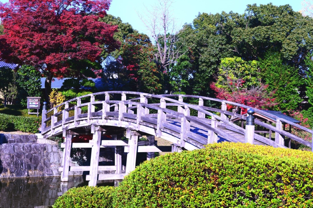 花田苑　木造橋