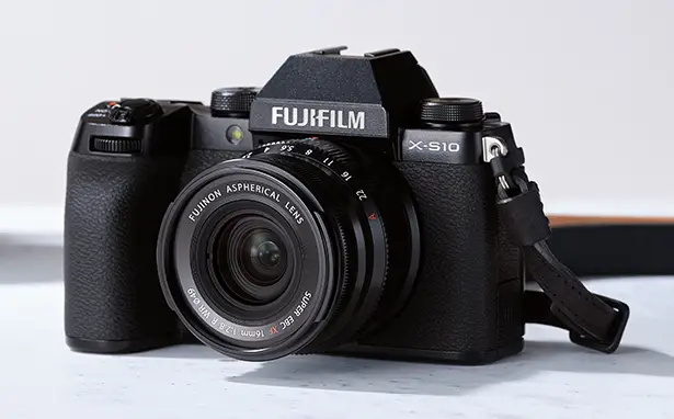 FUJIFILM X-S10